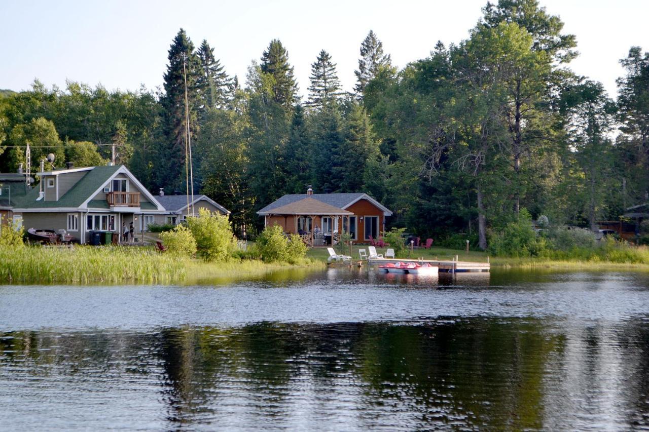 Les 4 Chalets - Le 605 Lac-Saint-Paul Exteriér fotografie