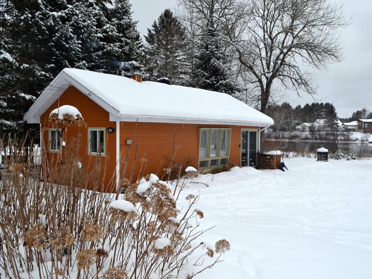Les 4 Chalets - Le 605 Lac-Saint-Paul Exteriér fotografie
